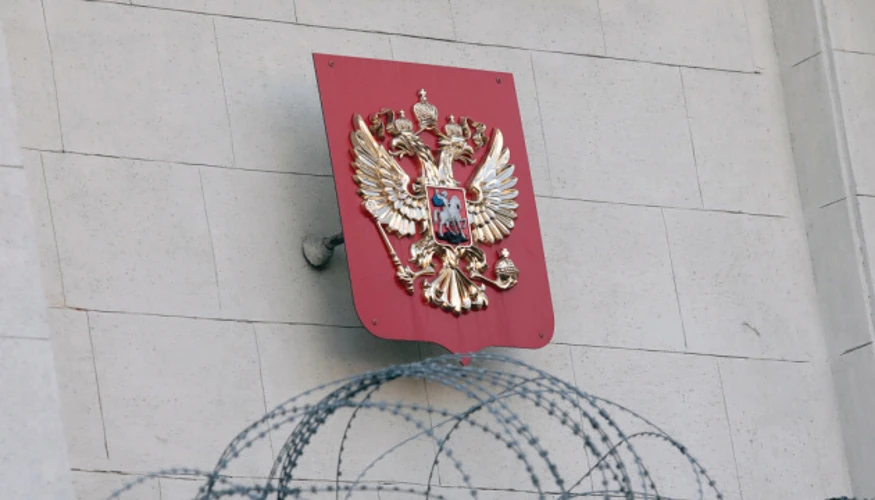 Прапори Європейського Союзі перед будівлею Ради ЄС