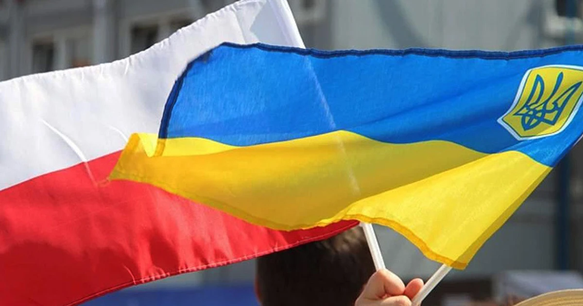 Польща пришвидшить рух транспорту на кордоні з Україною після ударів РФ біля «Ягодина»