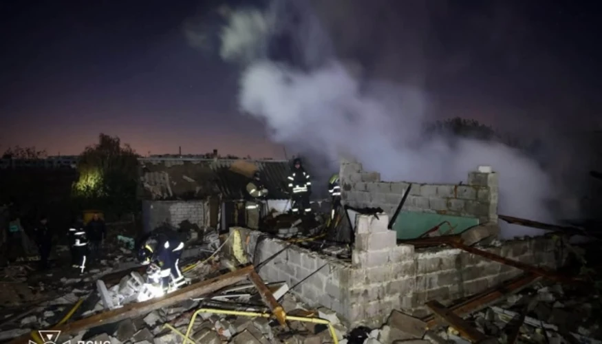 Пожежі та пошкоджені будівлі після російських ударів на Харківщині